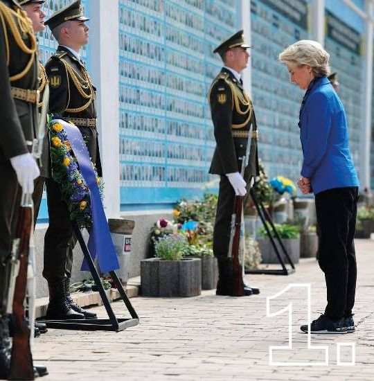 <span style="color: white; ">Photo: Ursula von der Leyen<br />@vonderleyen</span>